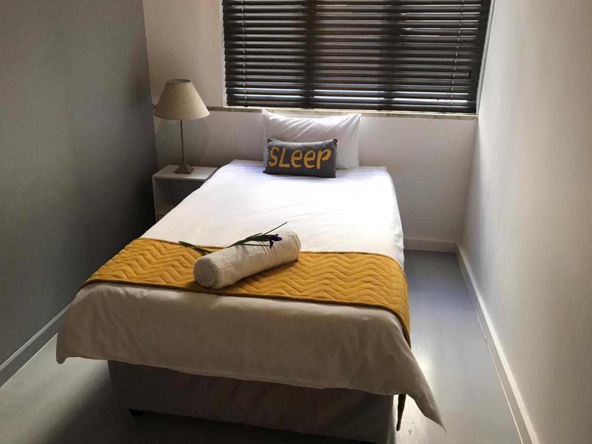 106 On Adderley Accommodation เคปทาวน์ ภายนอก รูปภาพ